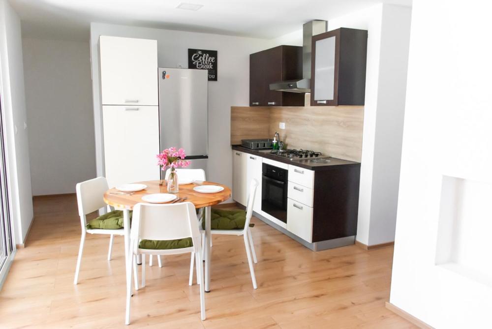 Apartments Viki Kruševo Екстериор снимка